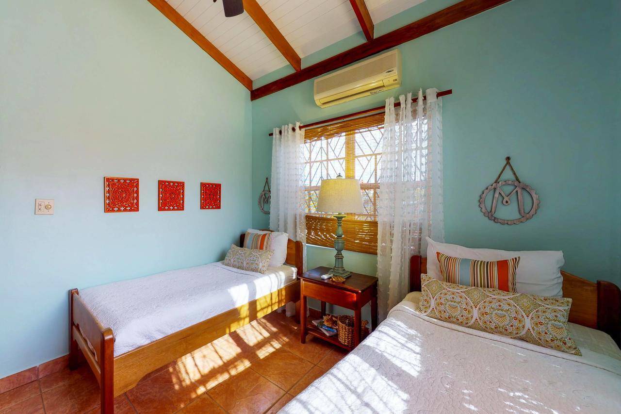 Mirasol Villa Placencia Eksteriør bilde